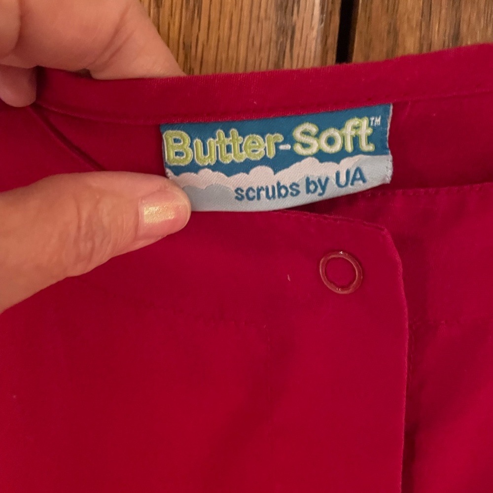 UA butter soft scrub jacket